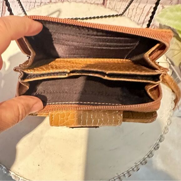 NWT Kenneth Cole Reaction Vachetta Tan Crocodile Embossed Wristlet Bifold Wallet - Picture 7 of 8